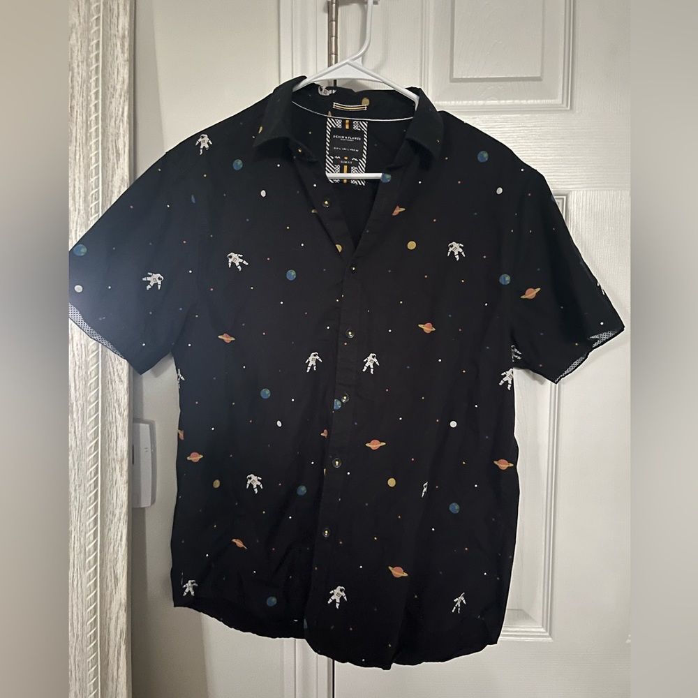 Short sleeve button up